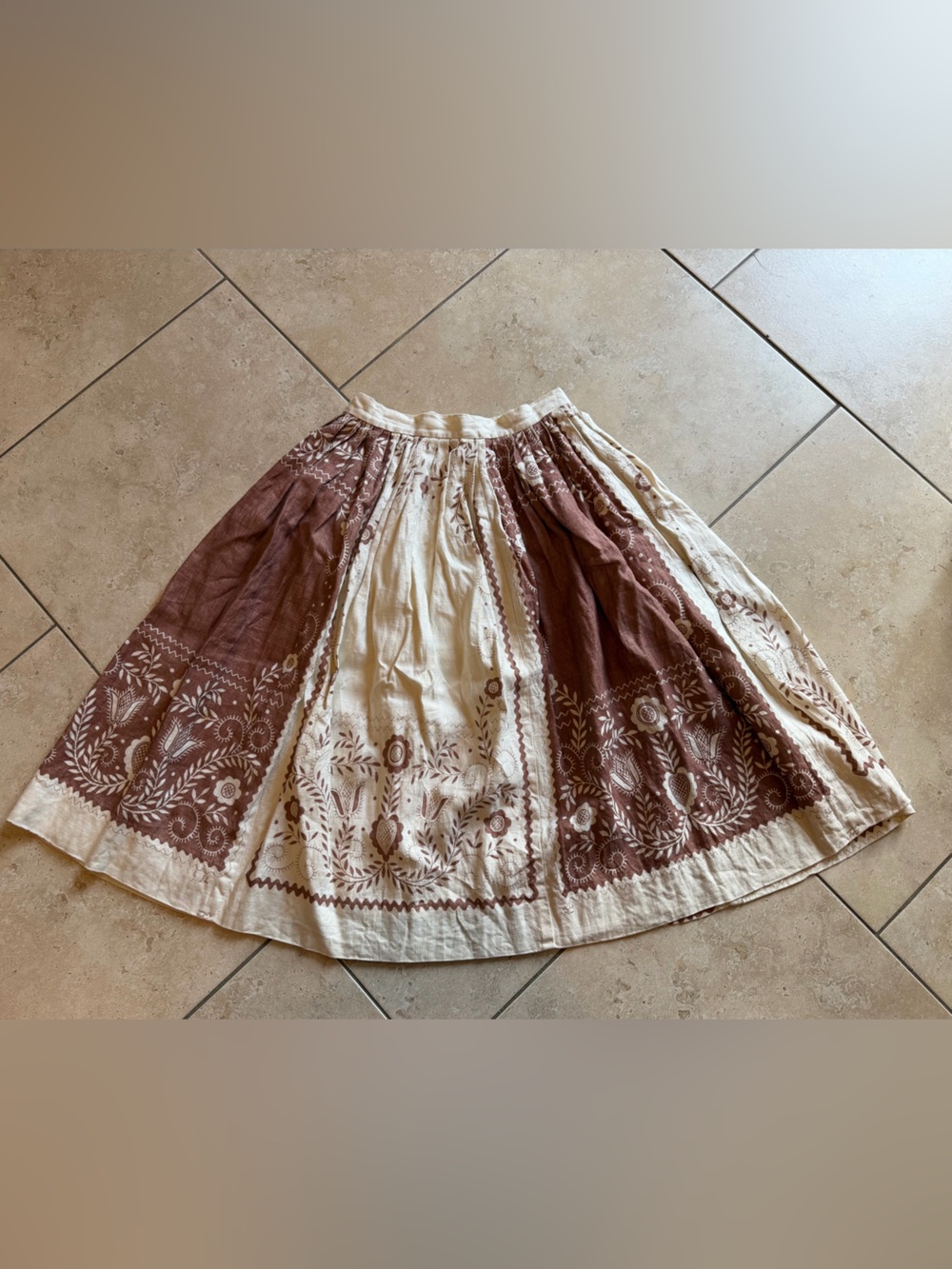 1950s Vintage Midi Skirt - Excellent Condition - XXS/XS - Cream & brown floral